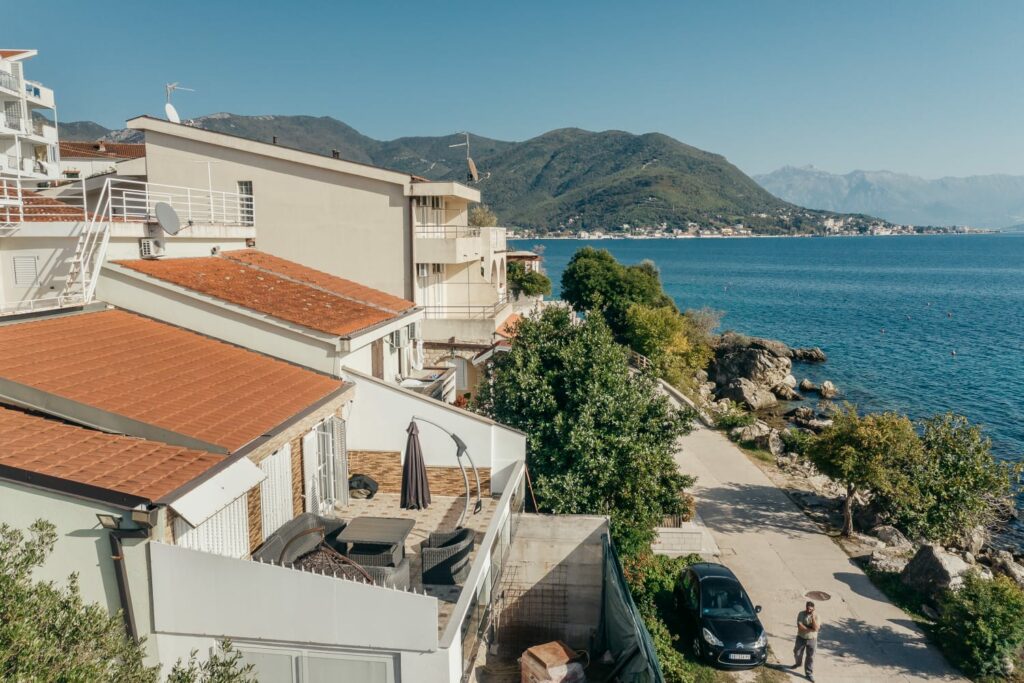 Exclusive house is located in Savina (Herceg Novi) on first line, 180 m2, with sea view! 47