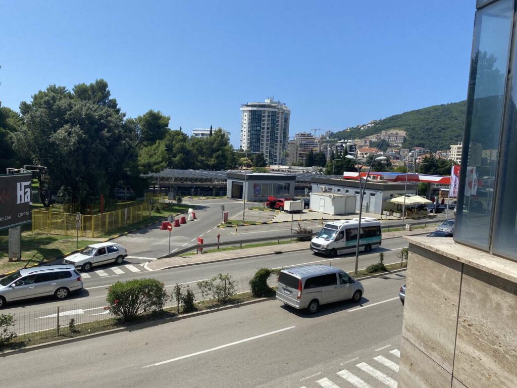 Apartment in Budva, on the boulevard next to the gas station 9