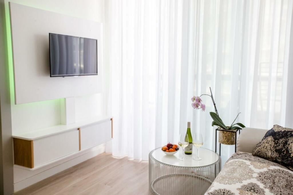 Luxury two bedroom apartment in First line in Becici - RF 104 21